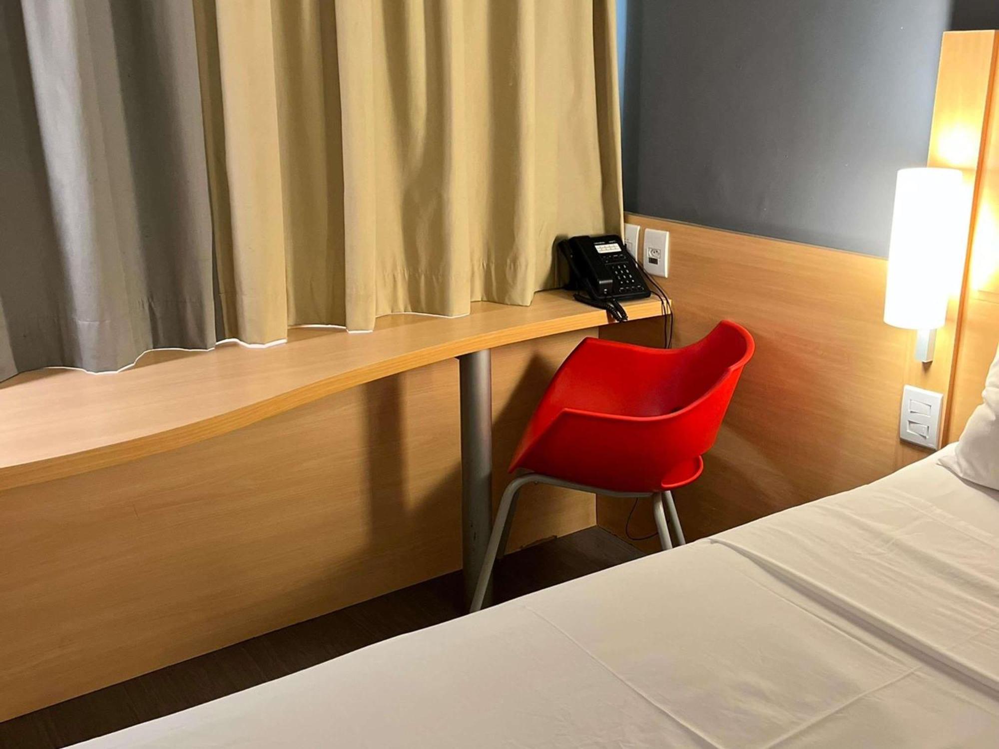 Ibis Catalao Hotel Exterior foto